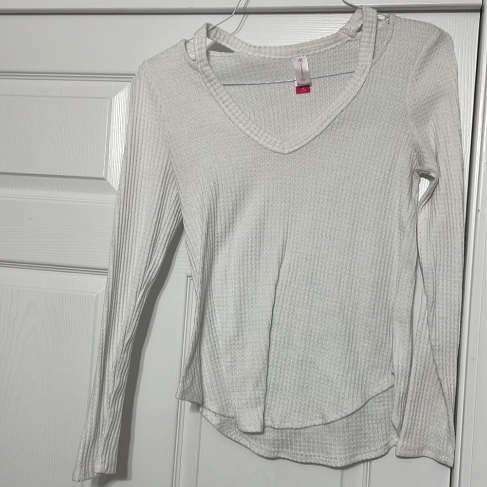 No Boundaries Sweater, Size Medium